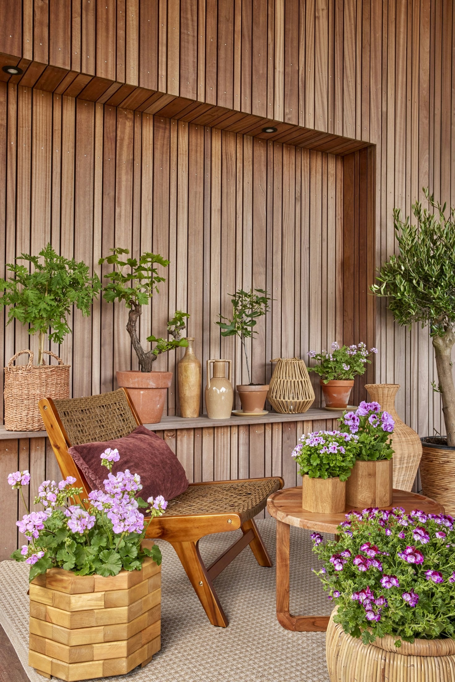 Choosing the Best Materials for Outdoor Living Spaces